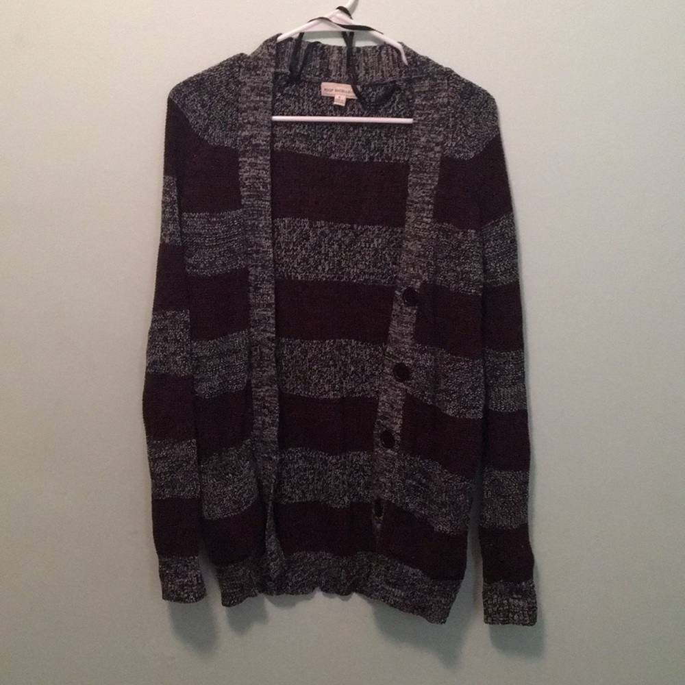 Buckle striped cartigan